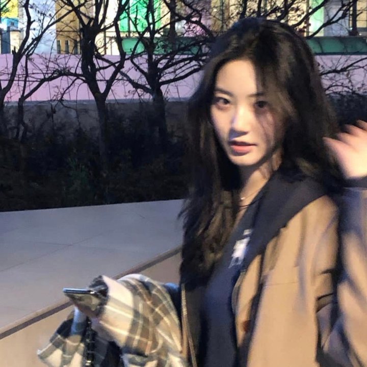 蔷花，红莲